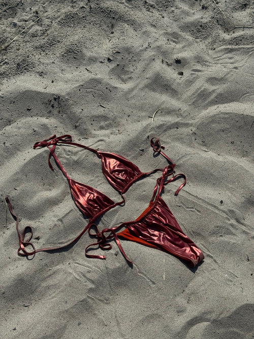 Liquid red bottom