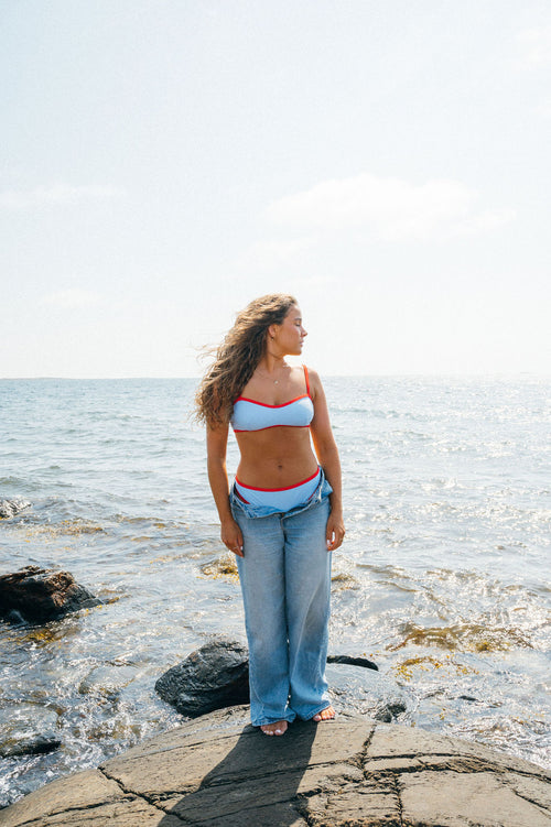 Contrast top blue